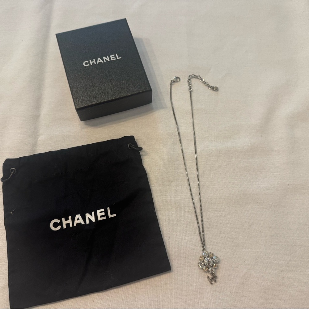 CHANEL Silver Necklace with Sparkling Pendant